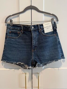 NWT Abercrombie & Fitch The Mom Short High Rise 8/29